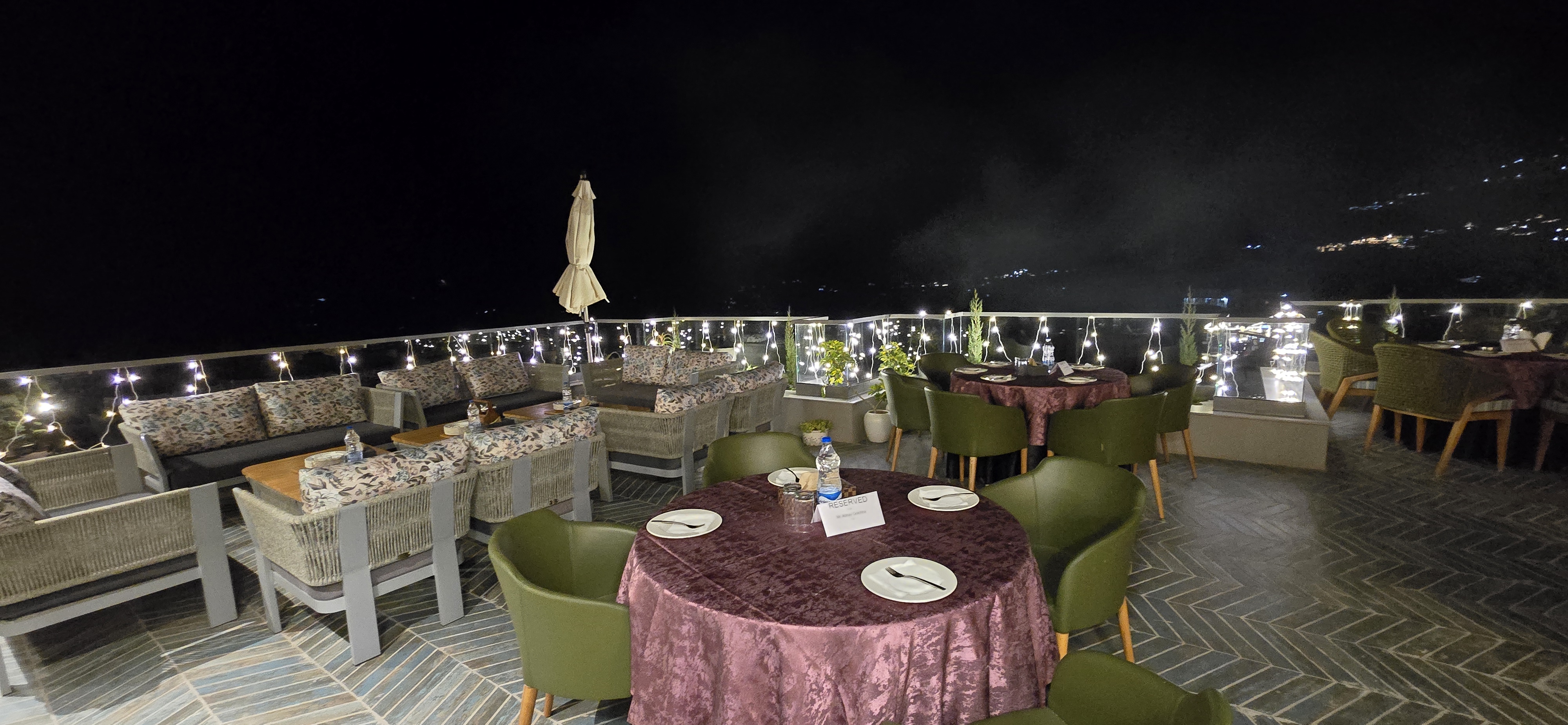 Scenic Valley Balcony Horizon